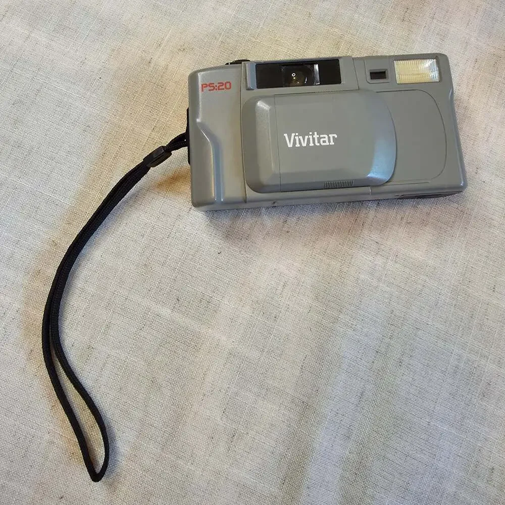 Vivitar PS:20 Point 'n Shoot 35mm Film Camera